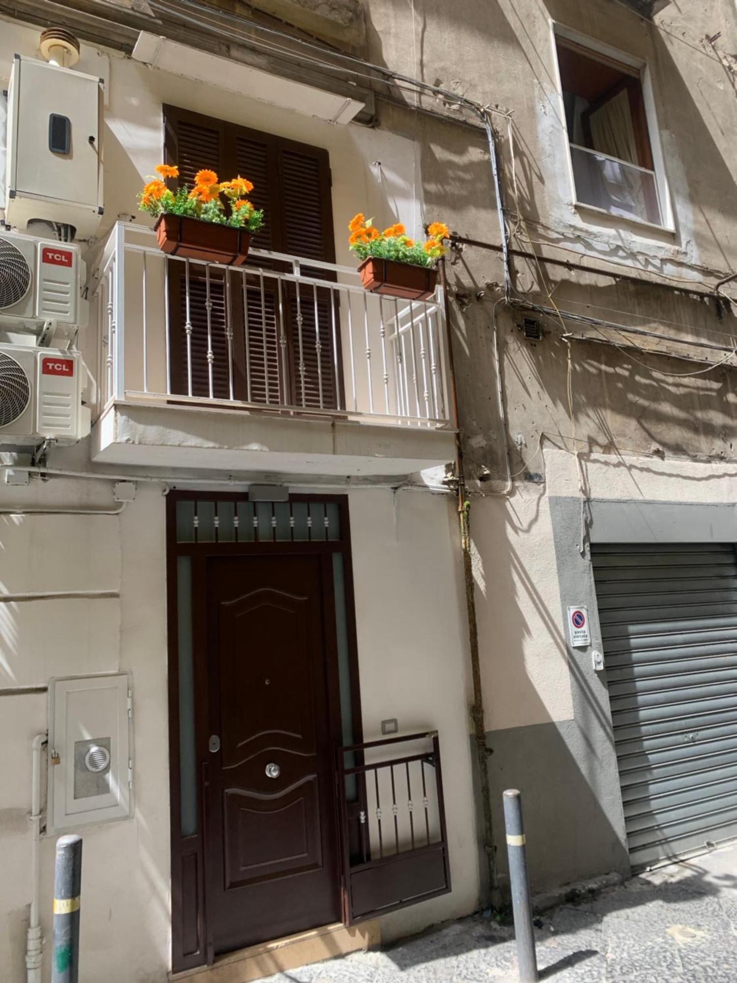Viky House Chiaja 1 Apartment Naples Exterior photo